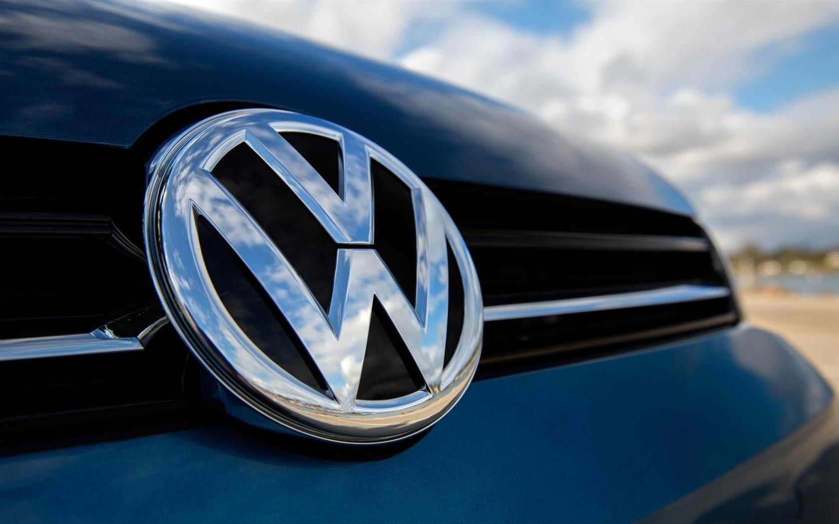 Volkswagen повысил цены на новые автомобили в России 