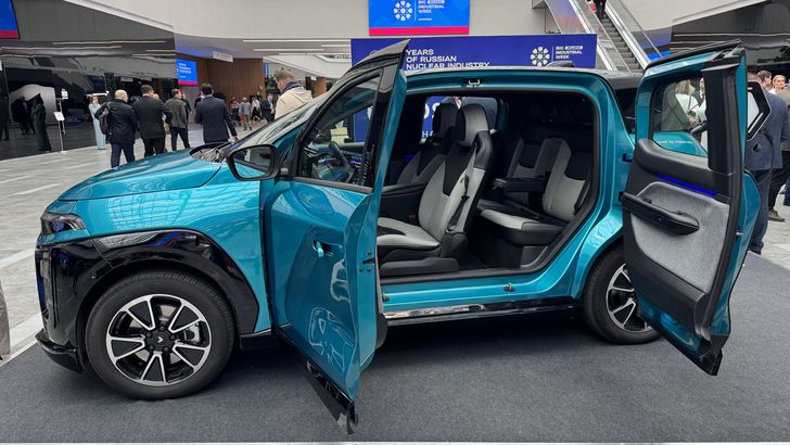 Начались предпродажи нового российского электромобиля «Атом»