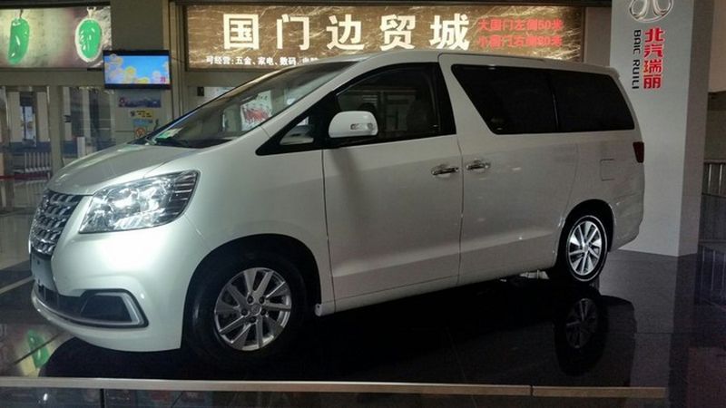 Китайцы скопировали минивэн Toyota Alphard