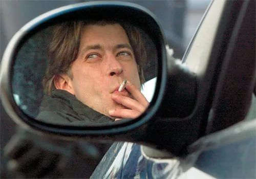 Минздрав хочет запретить курение в автомобилях