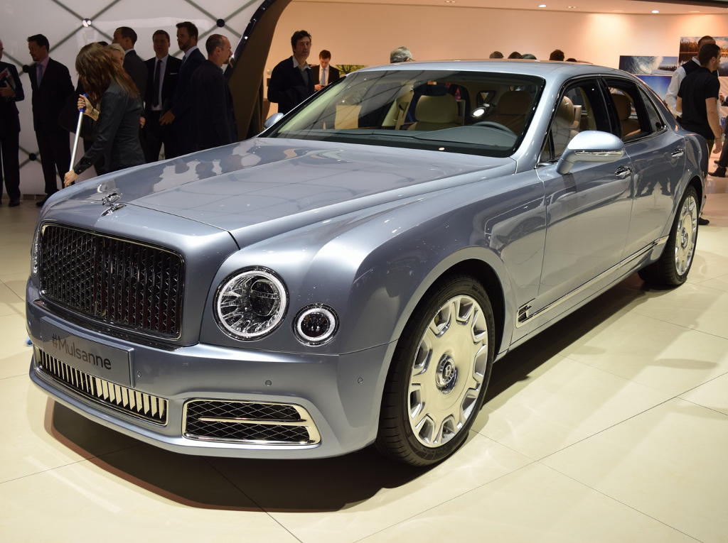Минпромторг расширил список роскошных авто