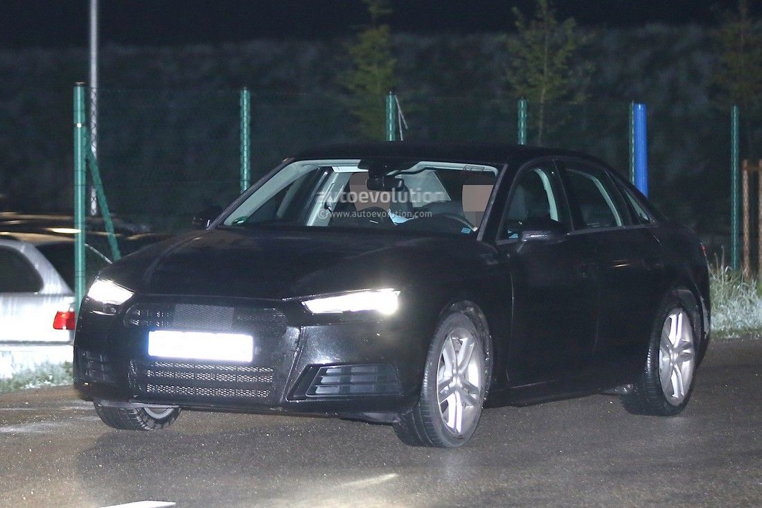 Седан Audi A4 сверкнул новой оптикой
