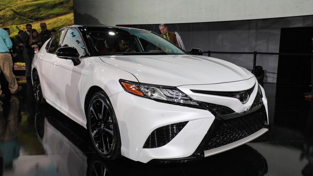 2018-toyota-camry-detroit-2017.jpg