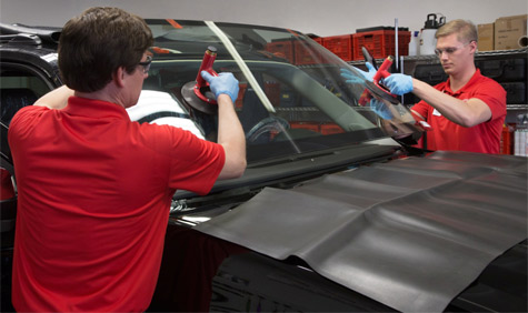 Как защитить боковые стекла автомобиля от повреждений