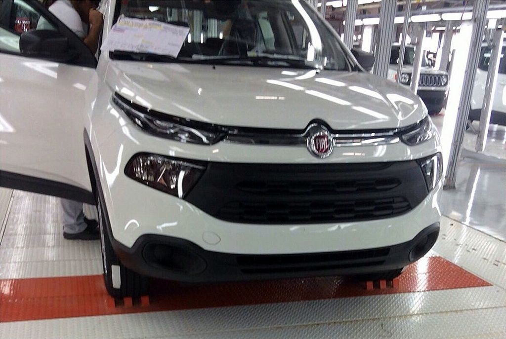 Новый Fiat застукали на конвейере