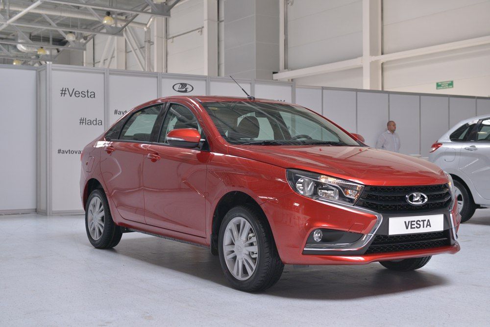 Шеф-дизайнер Hyundai-KIA признал в LADA Vesta конкурента для Rio