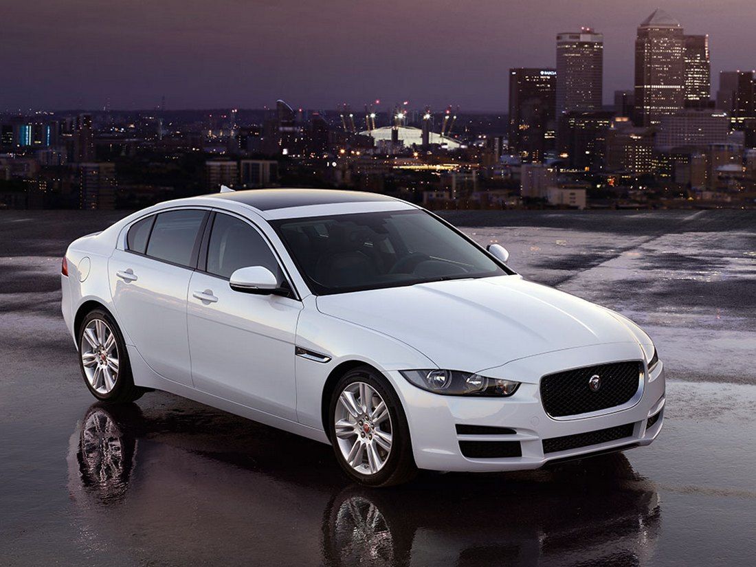 Jaguar назвал рублёвую цену своей самой доступной модели