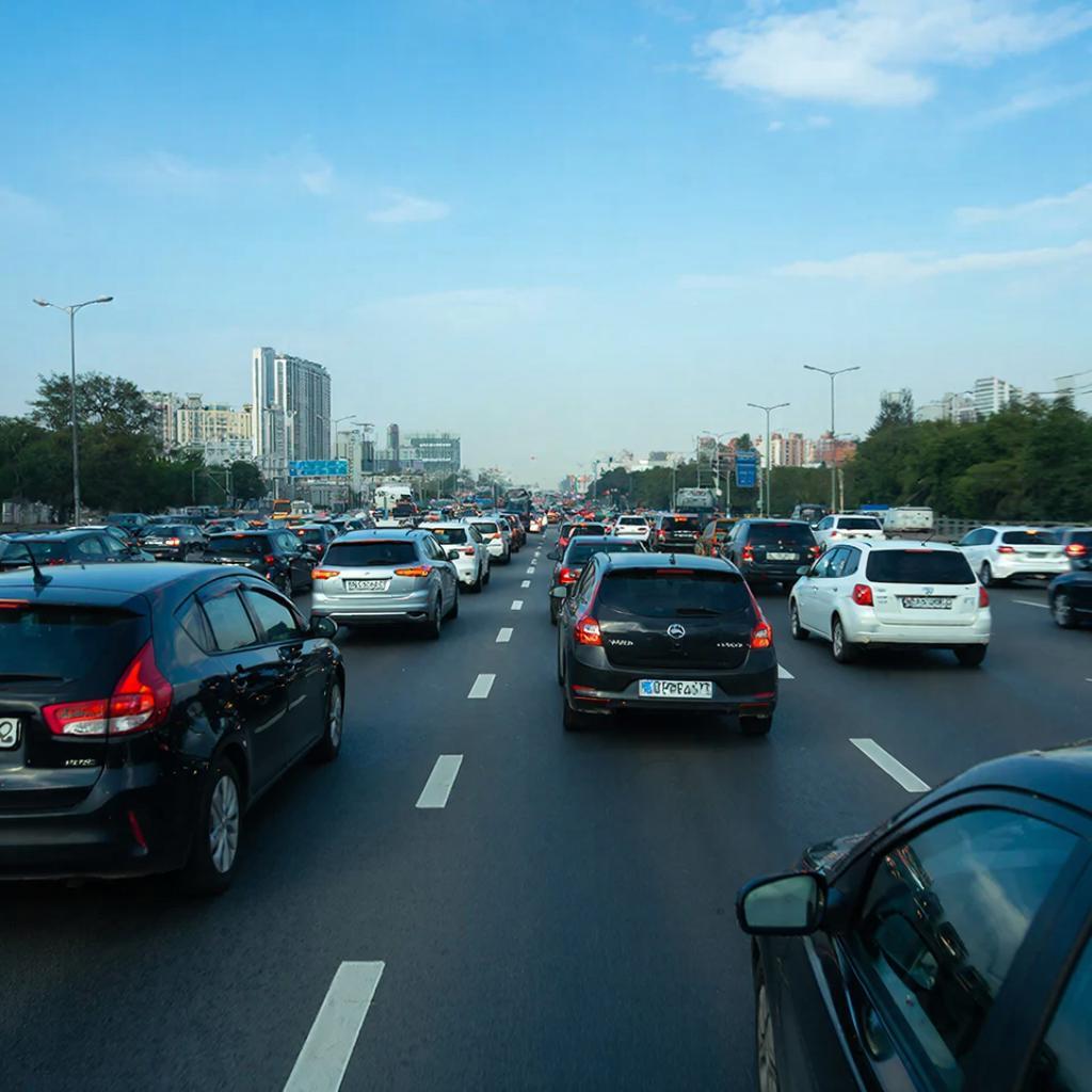 Производство легковых автомобилей резко упало  