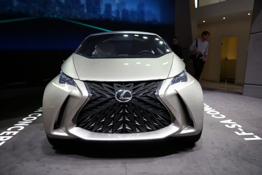 Lexus создал автомобиль между классами А и В