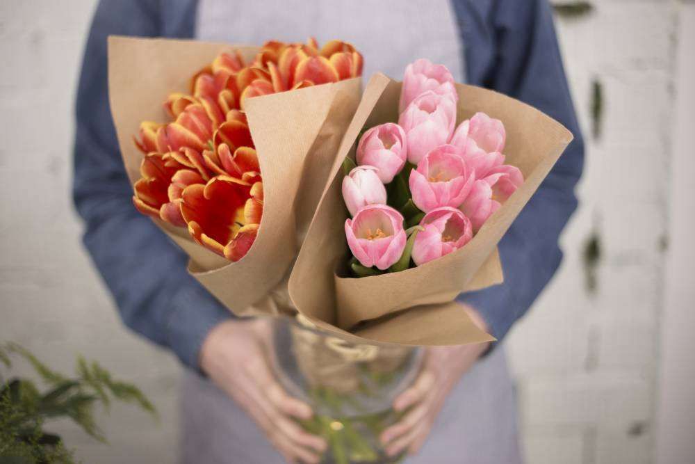 Доставка цветов: как выбрать букет для любимой и сохранить его свежесть