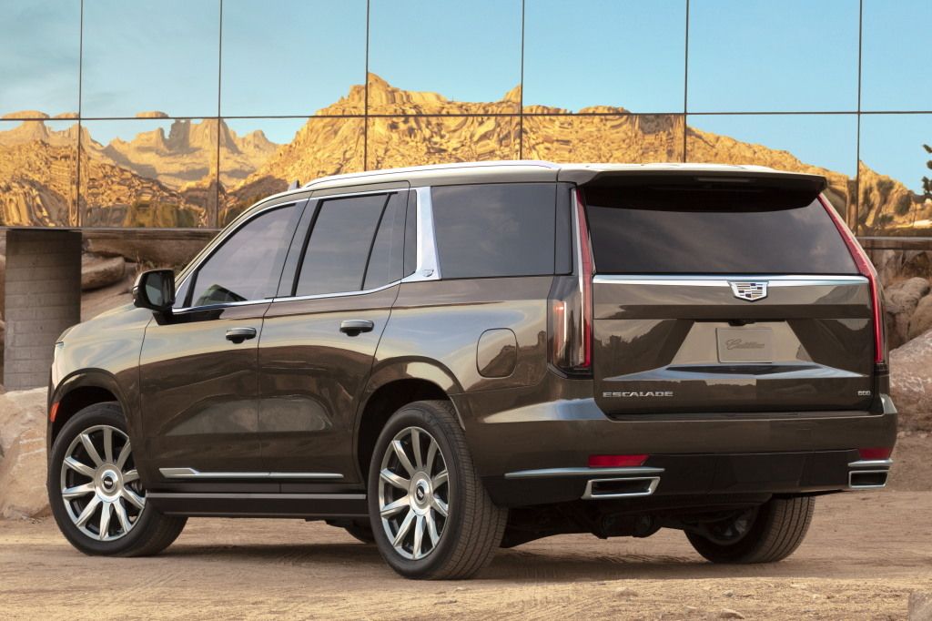 GM привезет в Россию новые внедорожники Escalade и Tahoe
