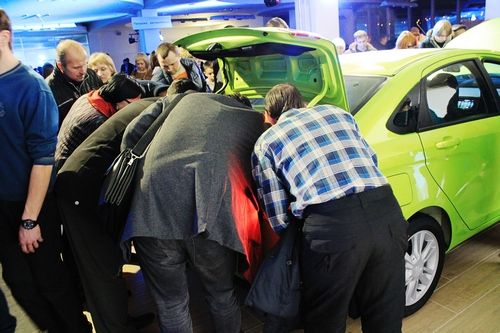 Покупатели автомобилей поверили в экономику России?