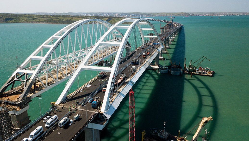 Крымский мост дал 10 советов водителям