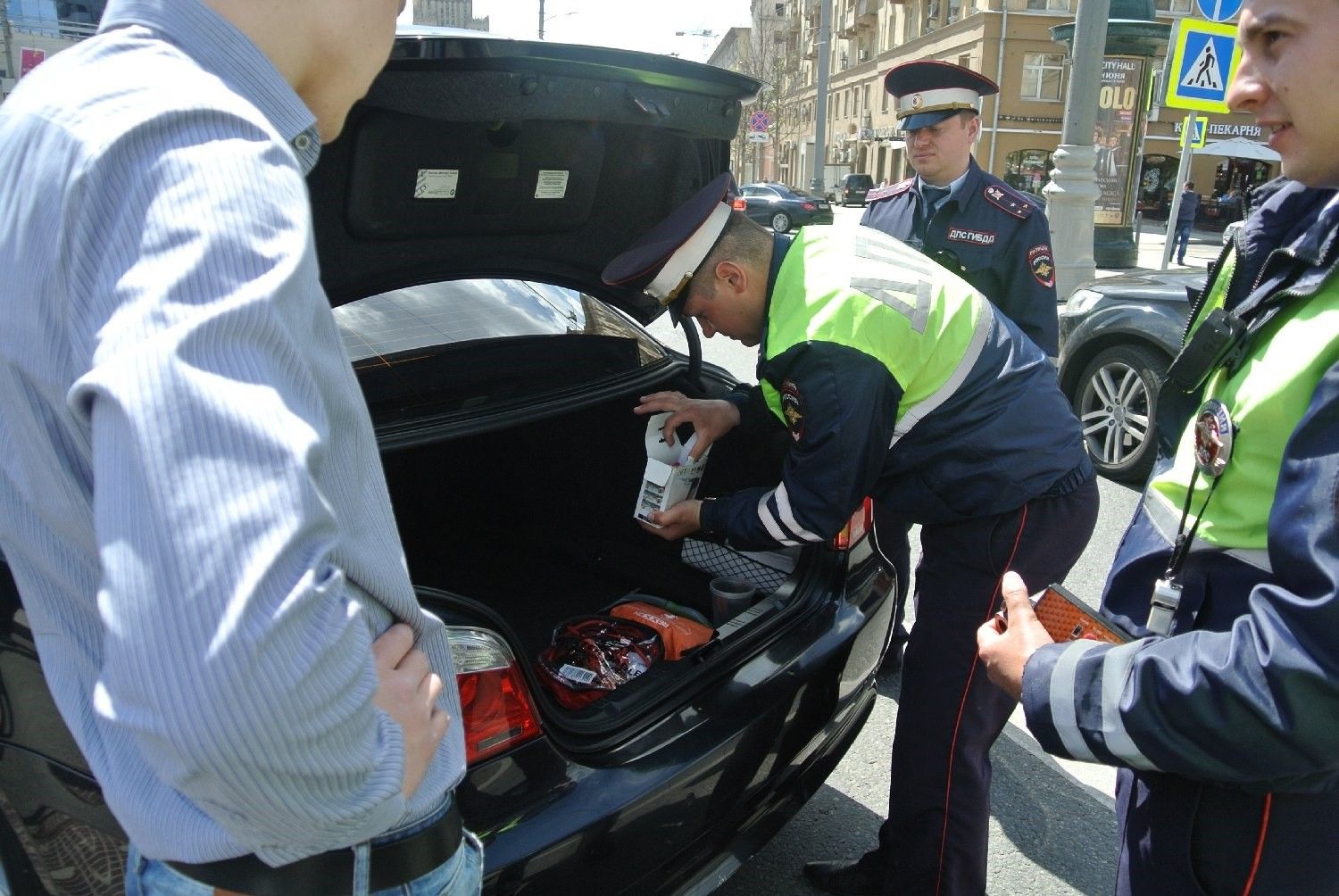 Полиции разрешат вскрывать машины пьяных водителей