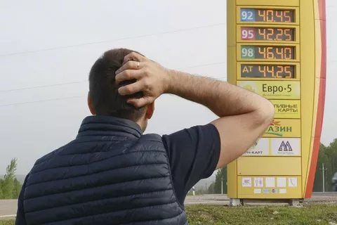 В Москве начали снижаться цены на бензин?!