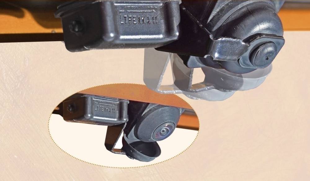 Защита камеры заднего вида: выбор и установка для стабильной видимости