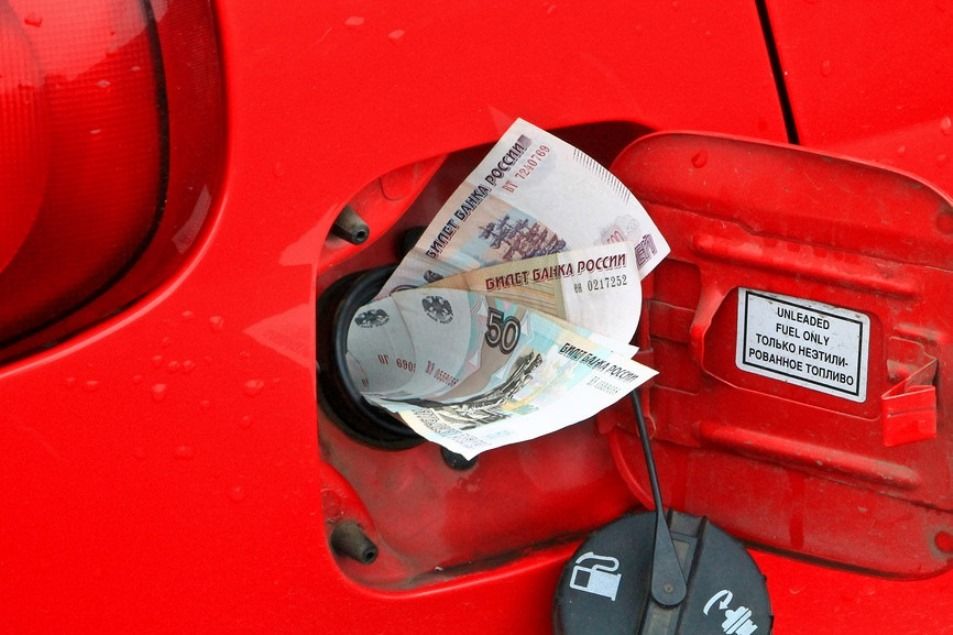 Рубеж «50 за литр бензина» будет пробит весной?  