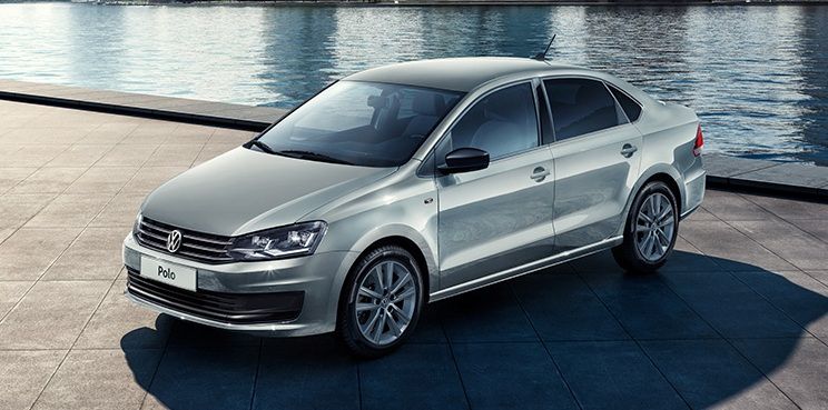 У Volkswagen Polo новая общительная версия. И она дешевле!