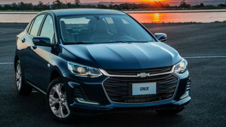 В Россию приехал "седанище" Chevrolet Onix за 2 млн рублей