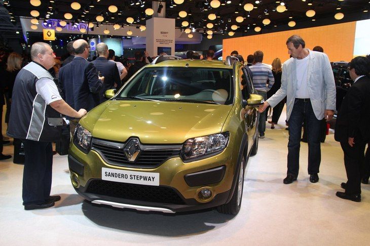 Объявлены цены и комплектации «вазовского» Renault Sandero