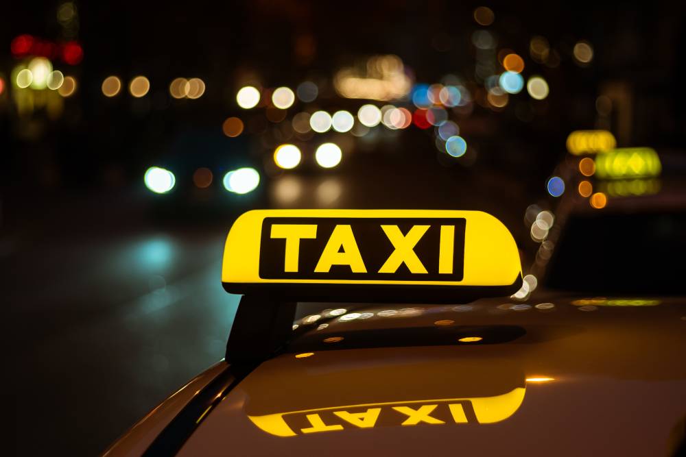 Как получить лицензию на такси в 2024 году и сколько она стоит?