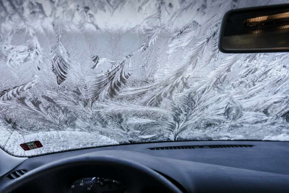 Замерзание стекол автомобиля зимой. Способы решения.