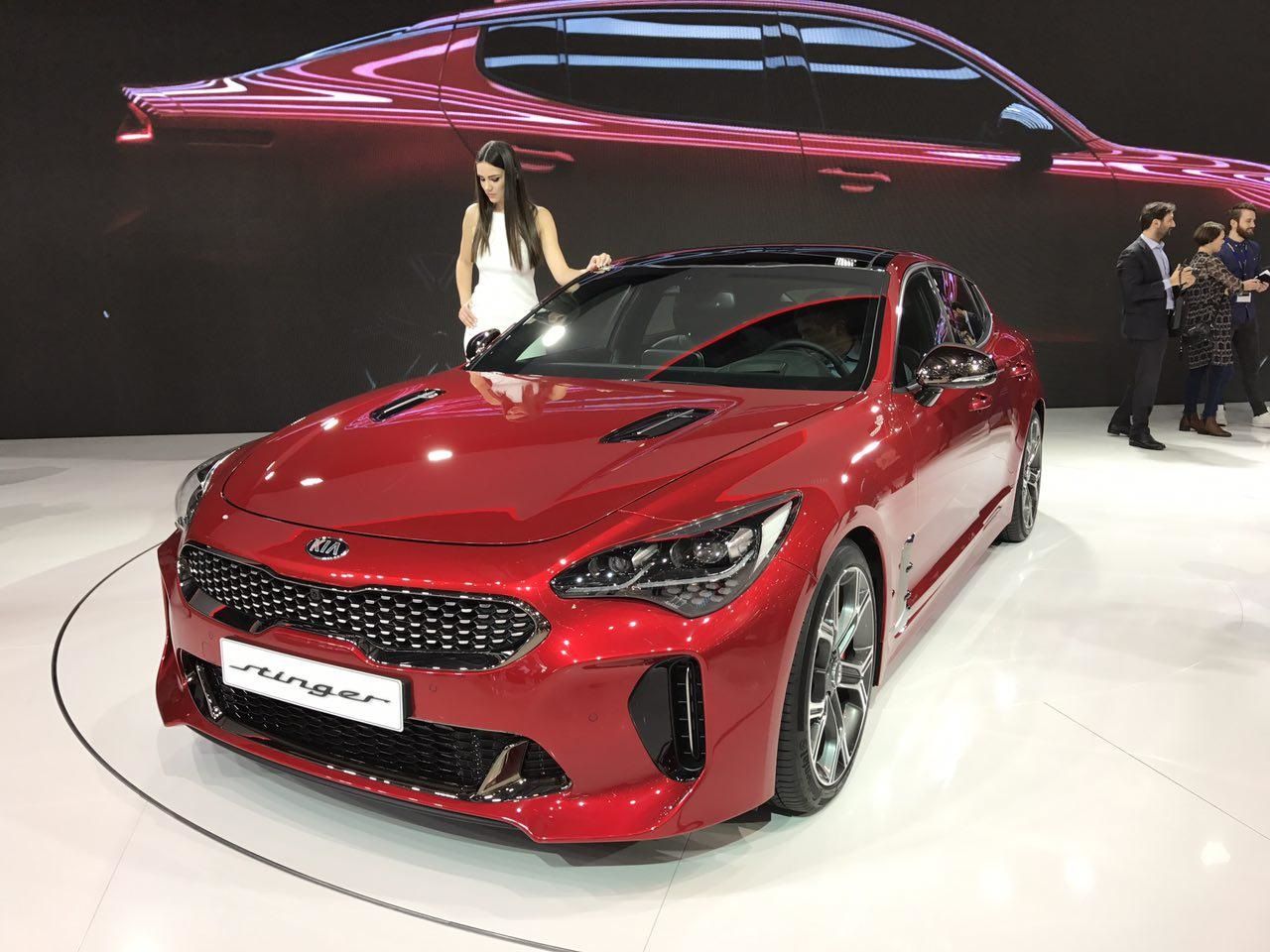 НОВЕЙШИЙ KIA STINGER ВЗЯЛ РОССИЮ НА ПРИЦЕЛ