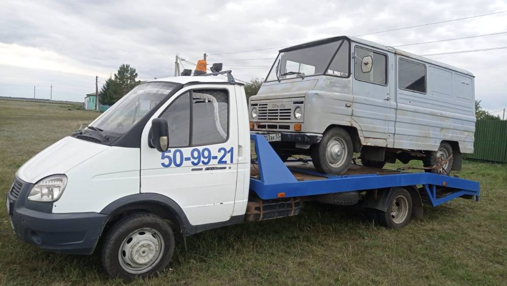 Когда нужно заказывать эвакуатор с манипулятором в Омске