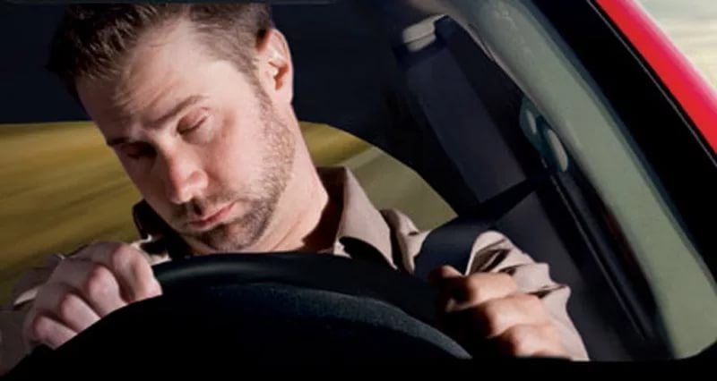 Каждый третий водитель хотя бы однажды засыпал за рулем