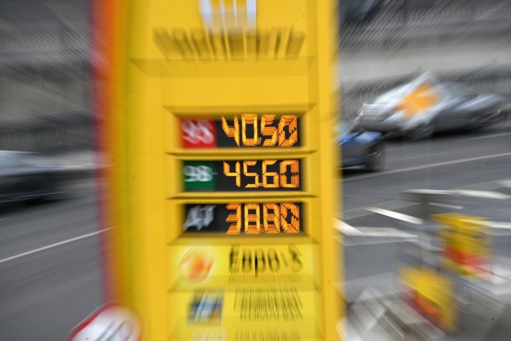 Бензин в нынешнем году может подорожать в среднем на три рубля 