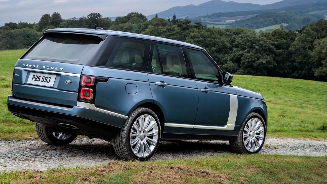 На авторынок РФ выходят рестайлинговые Range Rover и Range Rover Sport