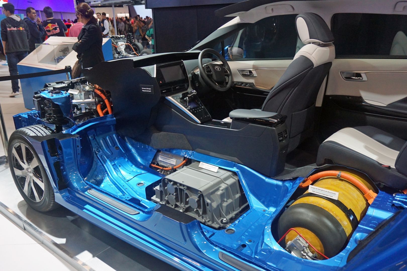 Производство автомобилей на водороде начнется в России в 2024 году 