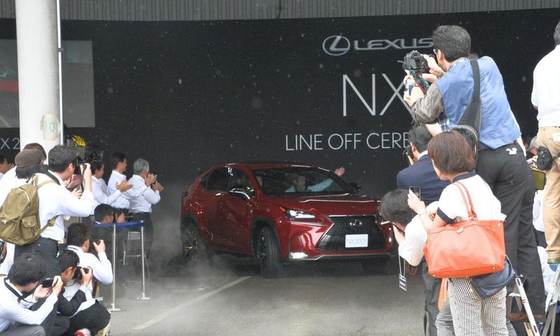 Lexus NX только встал на конвейер, а уже пользуется бешеным спросом