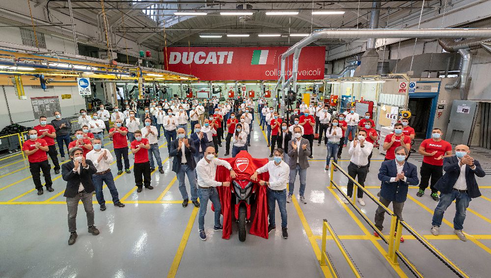 Ducati начала производство первого в мире мотоцикла с двумя радарами