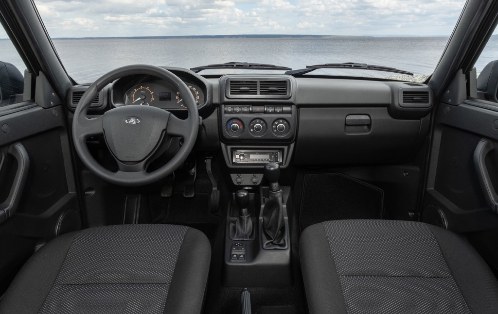 LADA NIVA Legend_интерьер.jpg