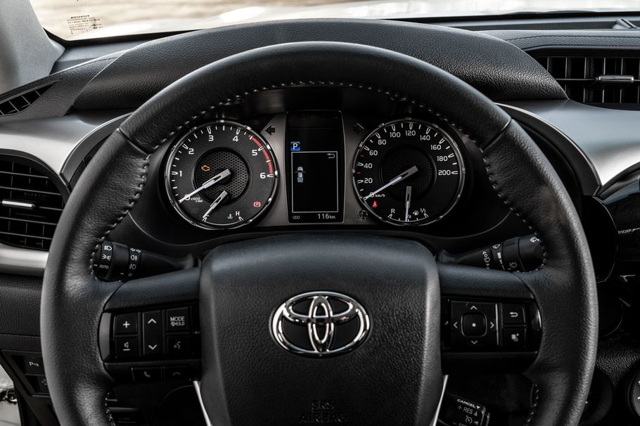 Toyota-Hilux15.jpg