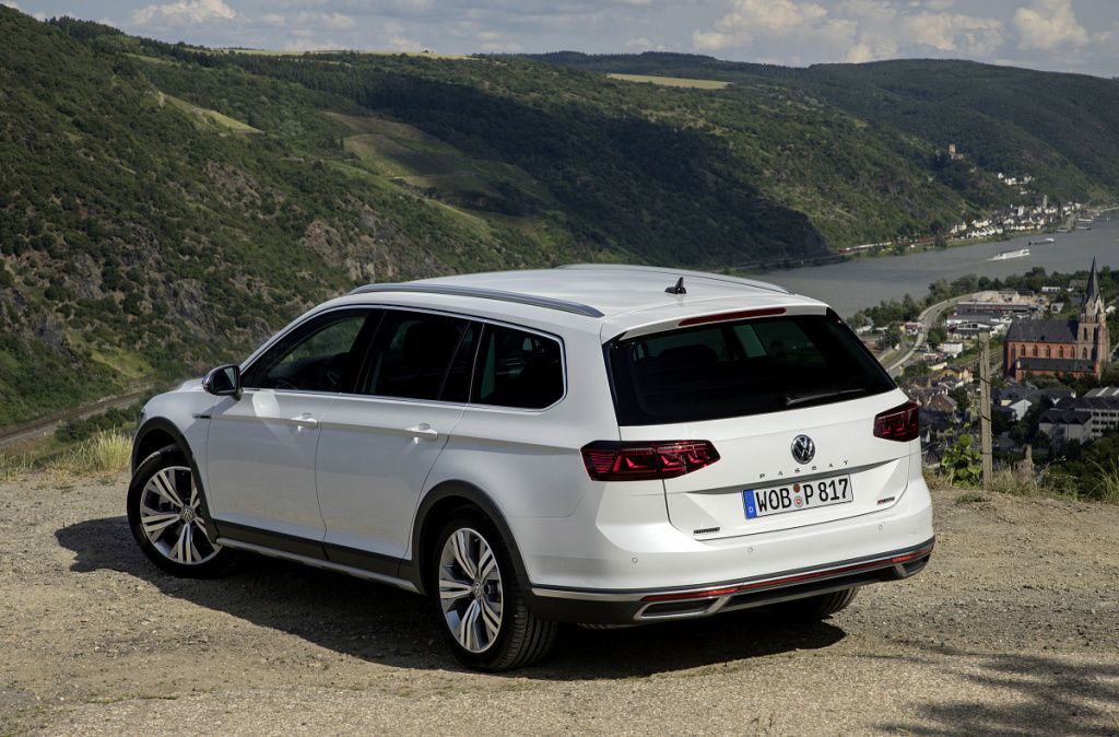 volkswagen_passat_alltrack_2_.jpg