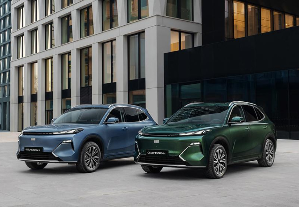 Известна цена и комплектации новой версии кроссовера Geely EX5 EM-R