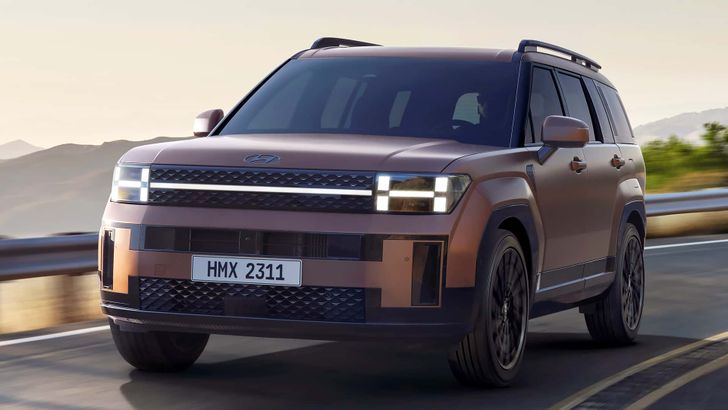 В России начались продажи кроссоверов Hyundai Santa Fe пятого поколения